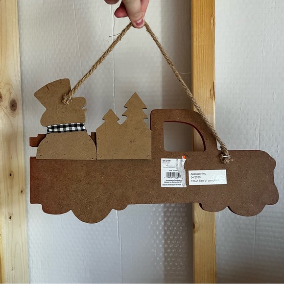 NWT Red Truck Welcome Door Hanger - Picture 2 of 2